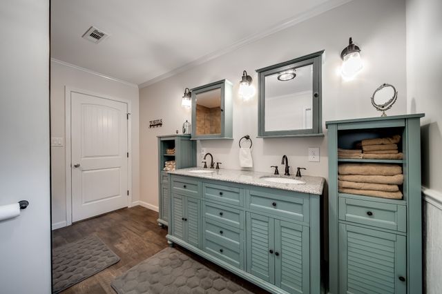 554 Hickman Shores Rd, Dover, TN 37058