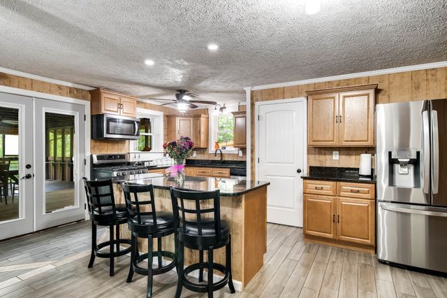 554 Hickman Shores Rd, Dover, TN 37058