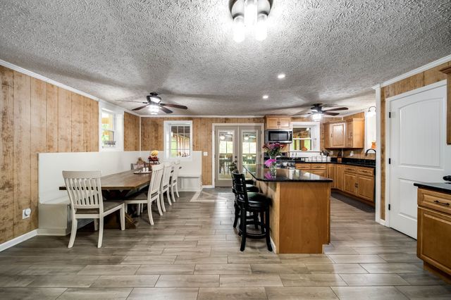 554 Hickman Shores Rd, Dover, TN 37058