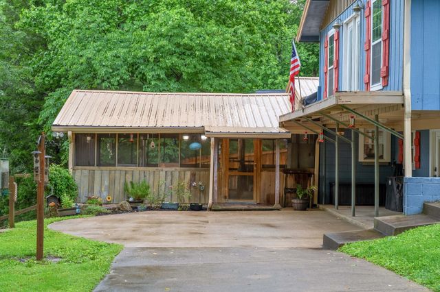 554 Hickman Shores Rd, Dover, TN 37058