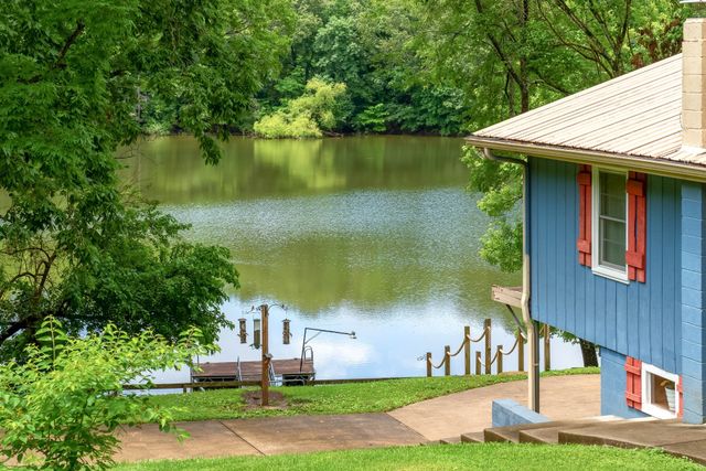 554 Hickman Shores Rd, Dover, TN 37058