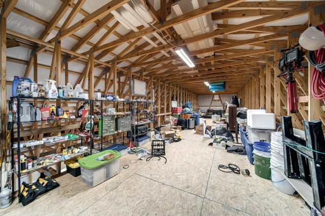 554 Hickman Shores Rd, Dover, TN 37058