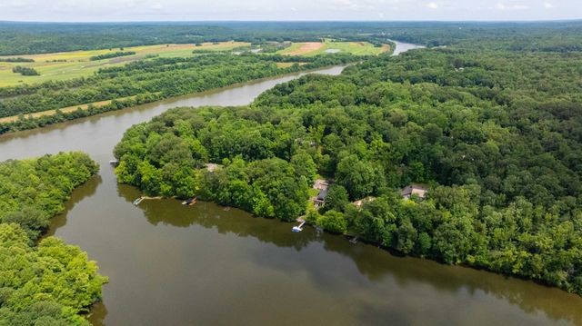 554 Hickman Shores Rd, Dover, TN 37058