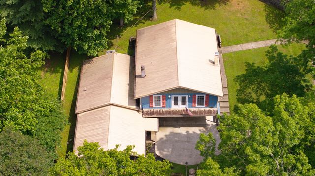 554 Hickman Shores Rd, Dover, TN 37058