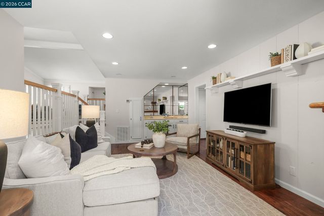 812 Barnwood Dr, San Ramon, CA 94583