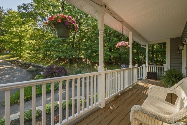 27 Hawleys Corners Road, Highland, NY 12528