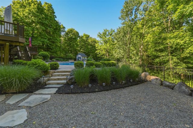 27 Hawleys Corners Road, Highland, NY 12528