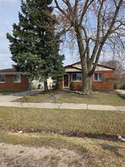 16053 Jackson Street, Taylor, MI 48180