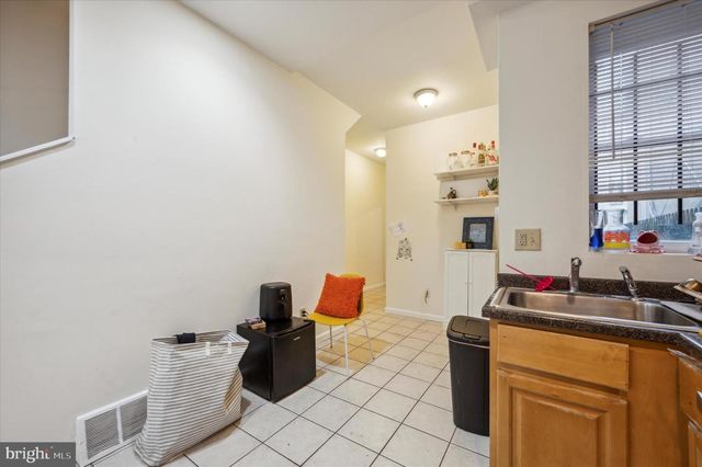 1521 FONTAIN ST, Philadelphia, PA 19121