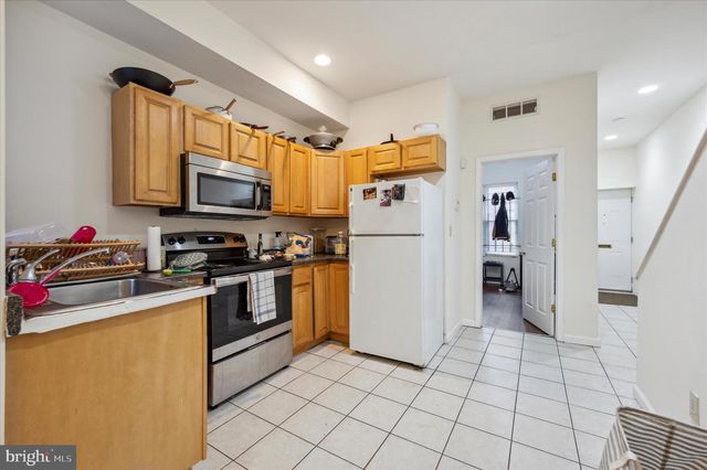 1521 FONTAIN ST, Philadelphia, PA 19121