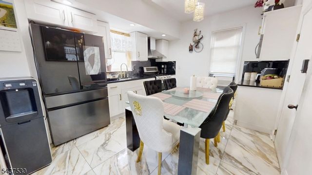 272 Parker St, Newark City, NJ 07104