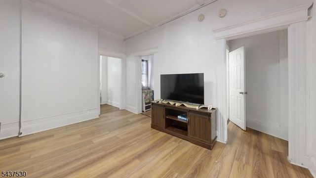 272 Parker St, Newark City, NJ 07104
