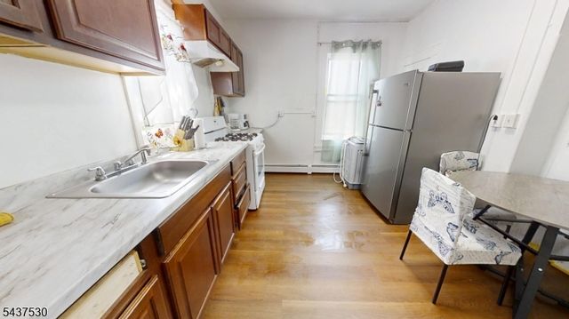 272 Parker St, Newark City, NJ 07104