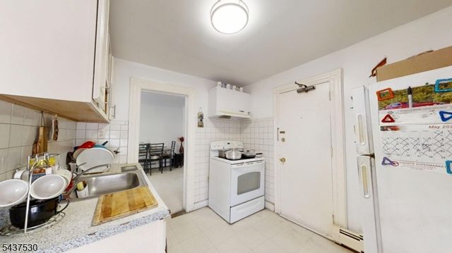 272 Parker St, Newark City, NJ 07104