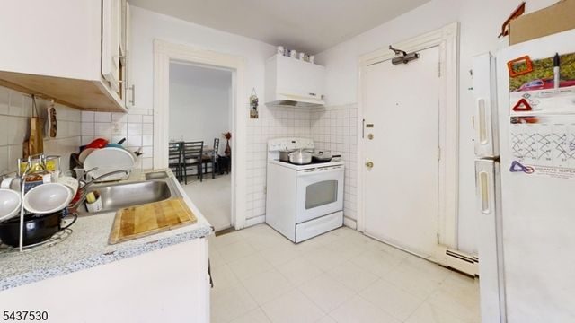 272 Parker St, Newark City, NJ 07104