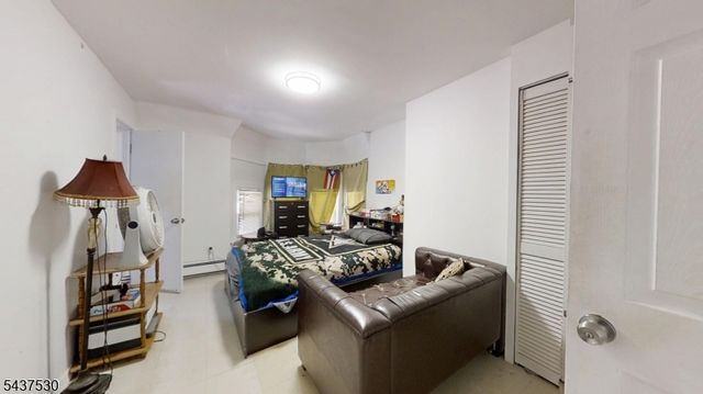 272 Parker St, Newark City, NJ 07104