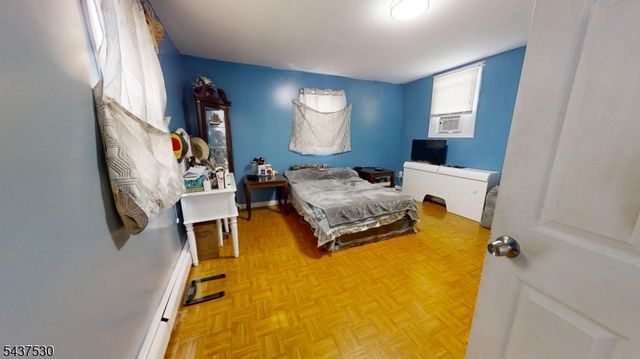 272 Parker St, Newark City, NJ 07104