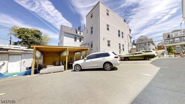 272 Parker St, Newark City, NJ 07104