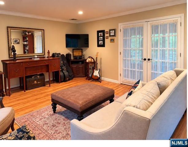 2 Windham Court, Woodcliff Lake, NJ 07677