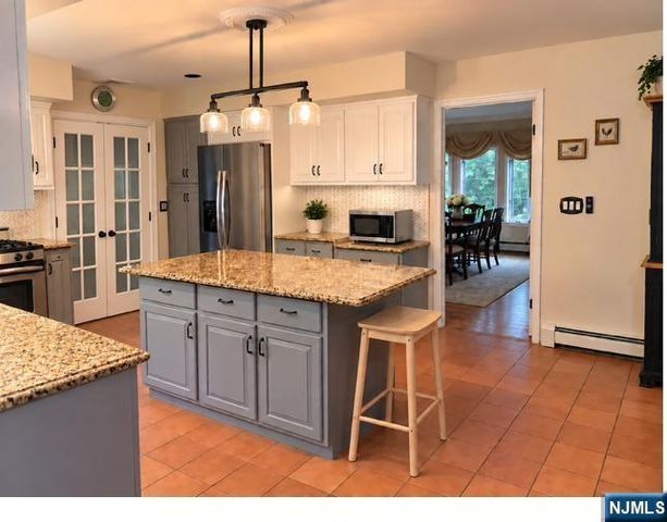 2 Windham Court, Woodcliff Lake, NJ 07677