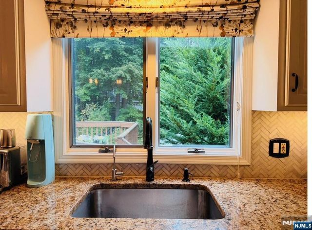 2 Windham Court, Woodcliff Lake, NJ 07677
