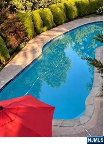 2 Windham Court, Woodcliff Lake, NJ 07677