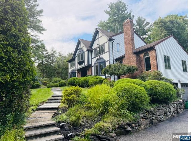2 Windham Court, Woodcliff Lake, NJ 07677