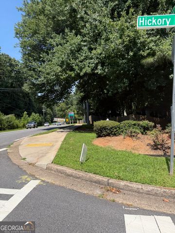 1819 Crescent Hill Drive NW, Acworth, GA 30102