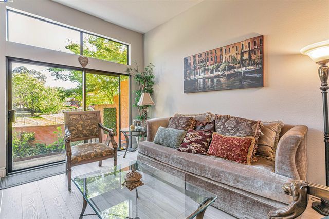 4001 W Lakeshore Dr, San Ramon, CA 94582