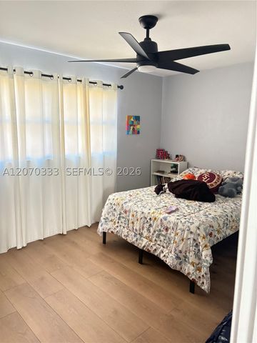 826 Cochran Dr, Lake Worth, FL 33461