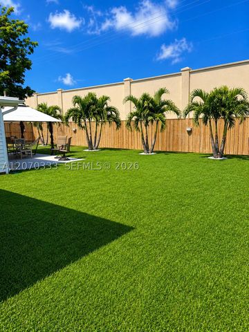 826 Cochran Dr, Lake Worth, FL 33461