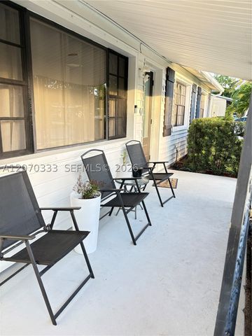 826 Cochran Dr, Lake Worth, FL 33461