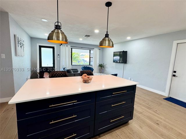 826 Cochran Dr, Lake Worth, FL 33461