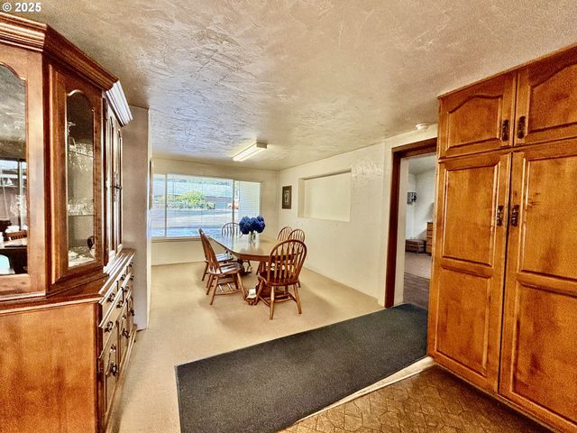 4990 MITCHELL LOOP Rd, Florence, OR 97439