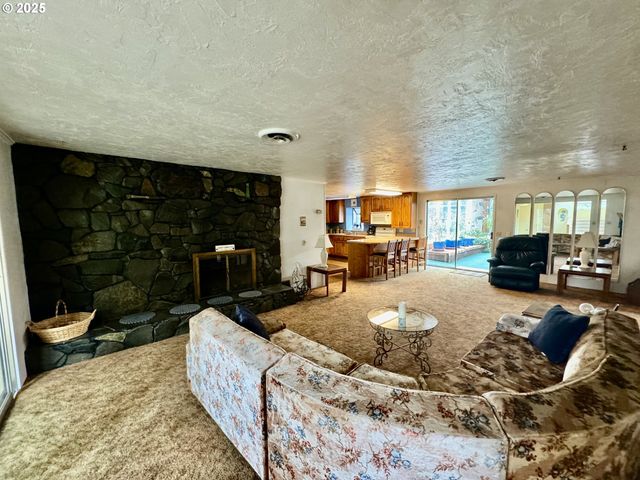 4990 MITCHELL LOOP Rd, Florence, OR 97439