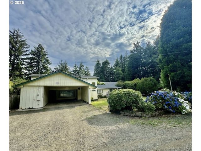 4990 MITCHELL LOOP Rd, Florence, OR 97439