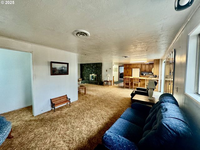 4990 MITCHELL LOOP Rd, Florence, OR 97439