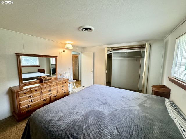 4990 MITCHELL LOOP Rd, Florence, OR 97439