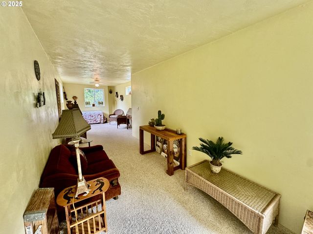 4990 MITCHELL LOOP Rd, Florence, OR 97439