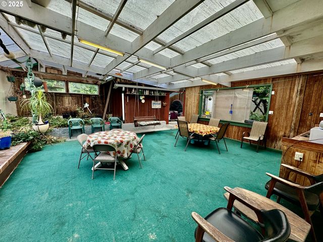 4990 MITCHELL LOOP Rd, Florence, OR 97439