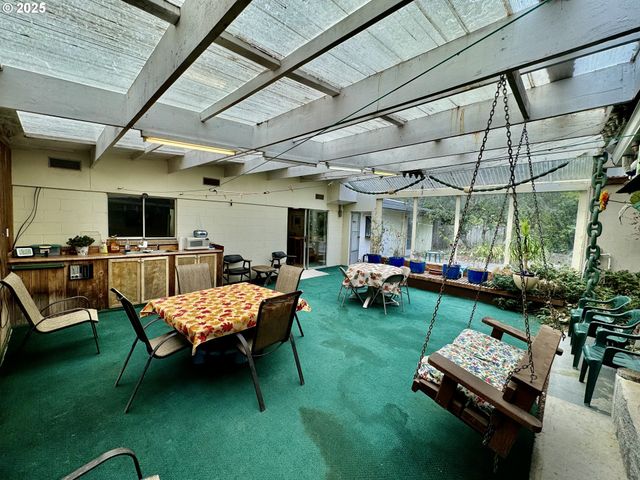 4990 MITCHELL LOOP Rd, Florence, OR 97439