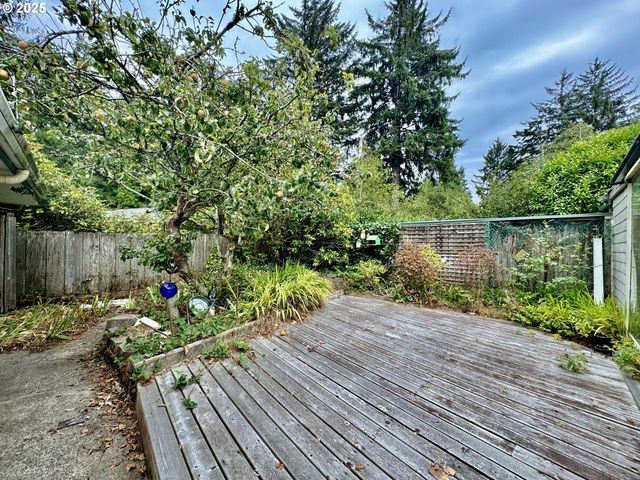 4990 MITCHELL LOOP Rd, Florence, OR 97439