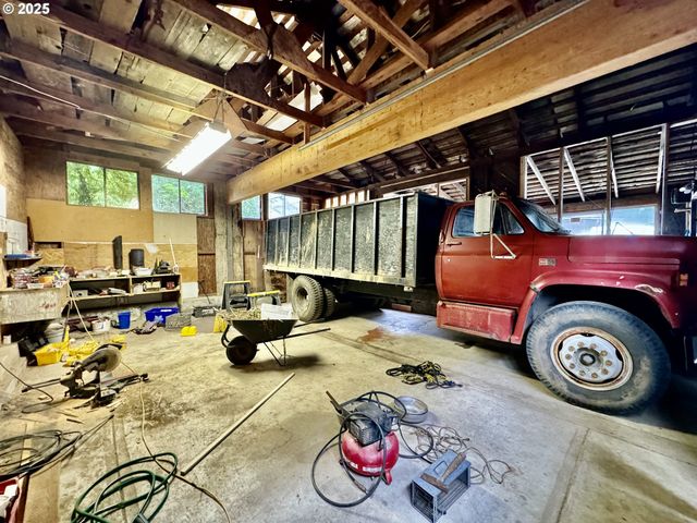 4990 MITCHELL LOOP Rd, Florence, OR 97439