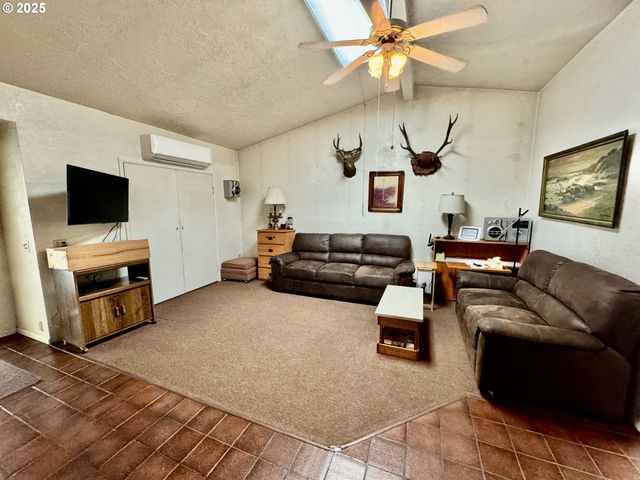 4990 MITCHELL LOOP Rd, Florence, OR 97439