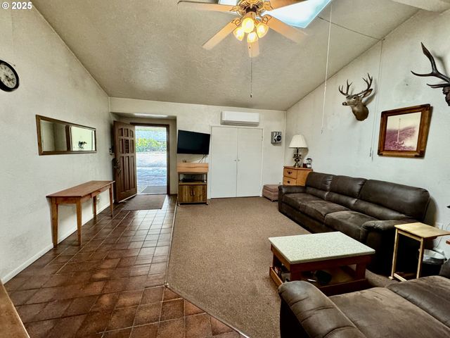 4990 MITCHELL LOOP Rd, Florence, OR 97439