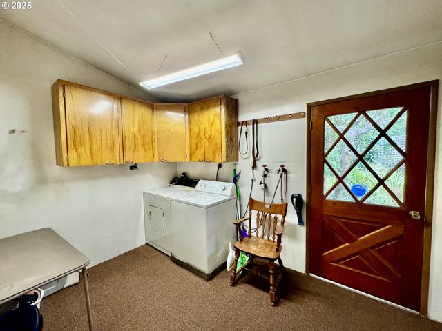 4990 MITCHELL LOOP Rd, Florence, OR 97439