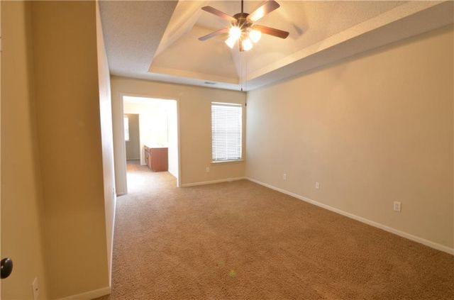 9584 N Main Street, Kansas City, MO 64155