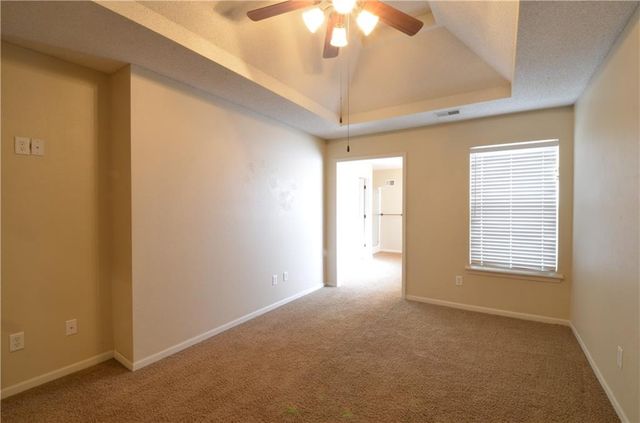 9584 N Main Street, Kansas City, MO 64155