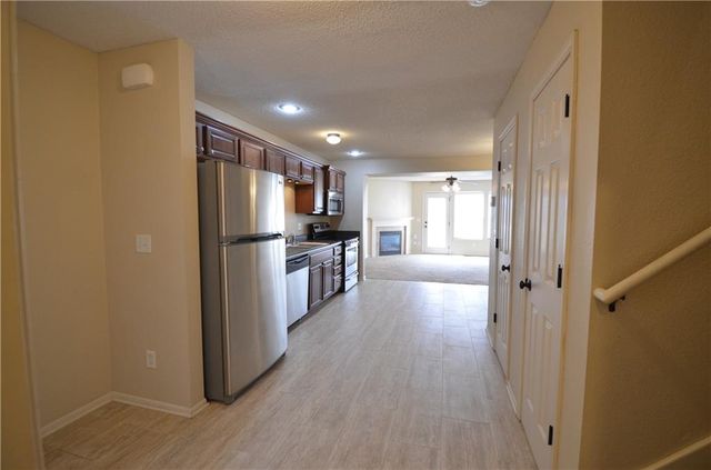 9584 N Main Street, Kansas City, MO 64155