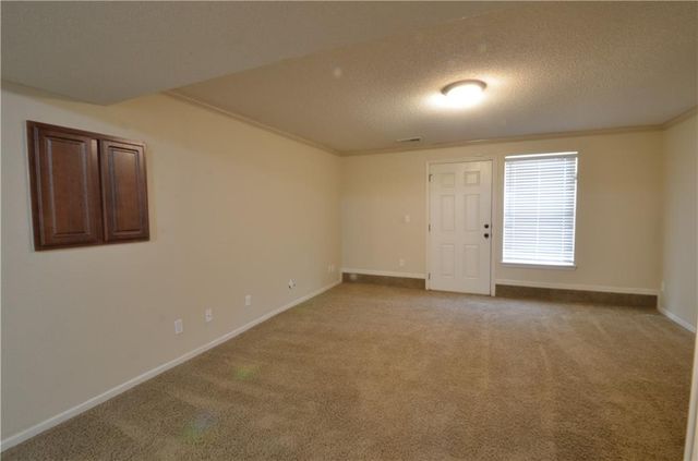 9584 N Main Street, Kansas City, MO 64155